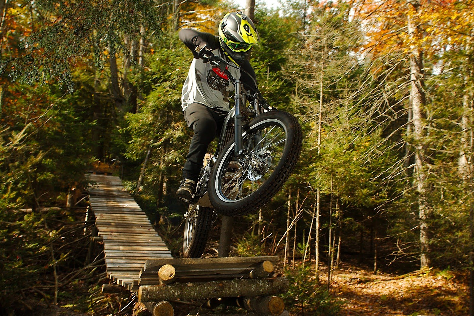 Check out what a local motorcycle freerider’s doing in the Muskoka woods | muskoka411.com