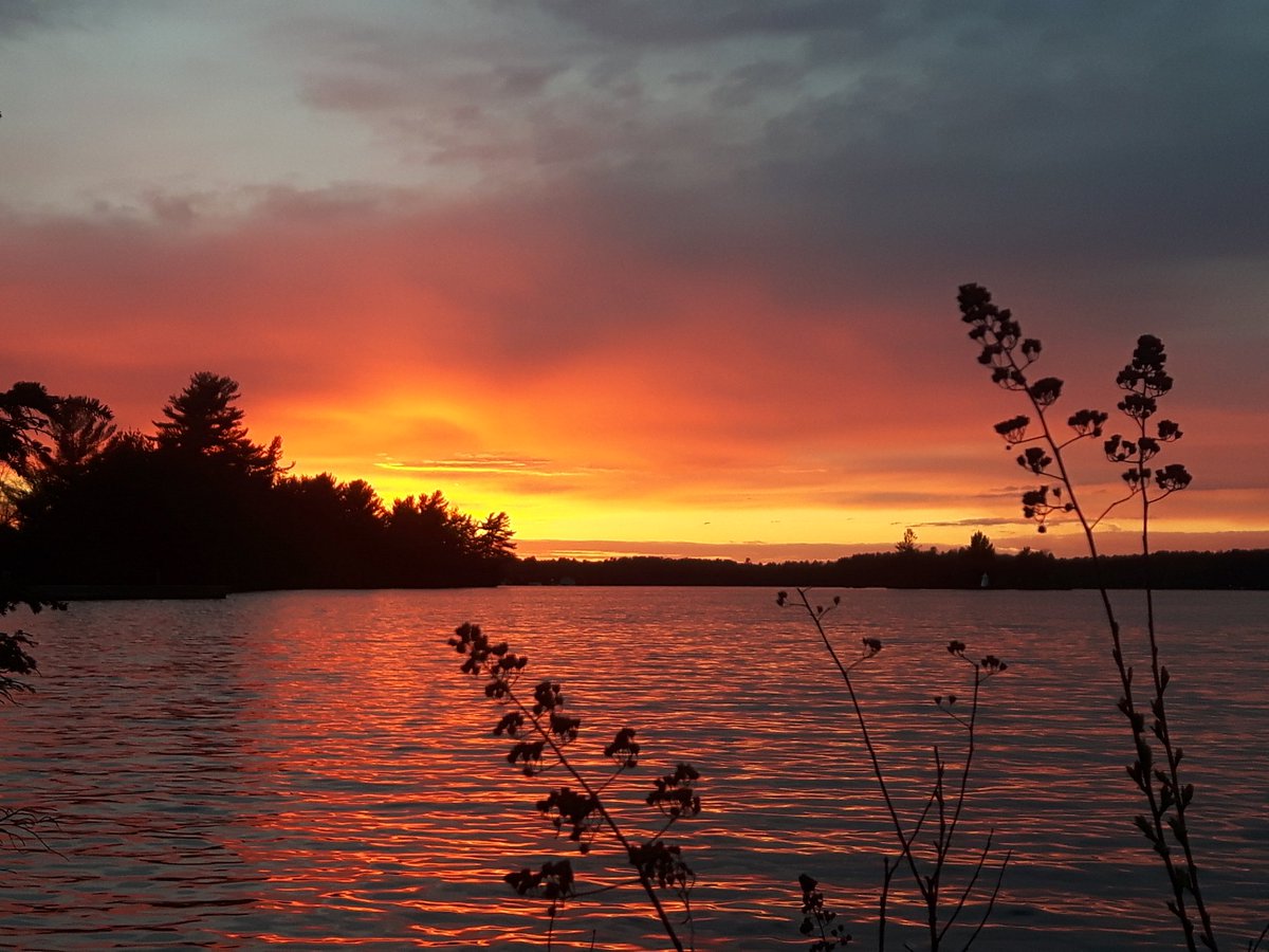 Sunsets – Sunday, May 7, 2017 | muskoka411.com