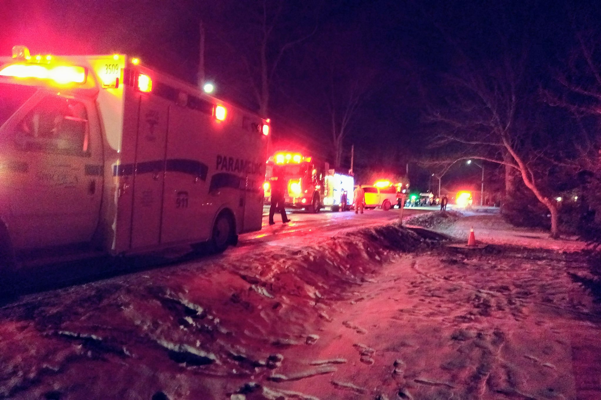 [Video/Pictures] Crews Battle Cottage Fire In Severn Township