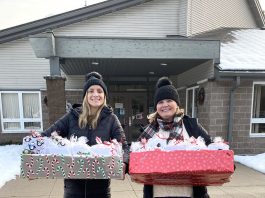 Sarah and Jennifer Stevenson drop off gifts at the Salvation Army. Photo courtesy of Jennifer Stevenson of the Muskoka Shoebox Project
