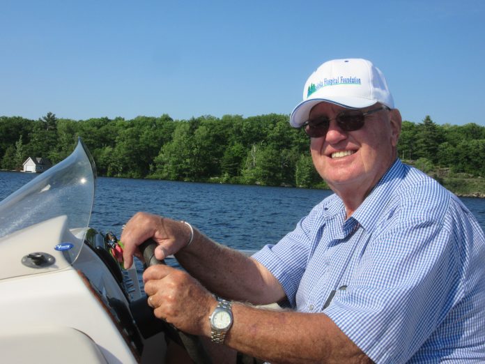Mark Gidley boating