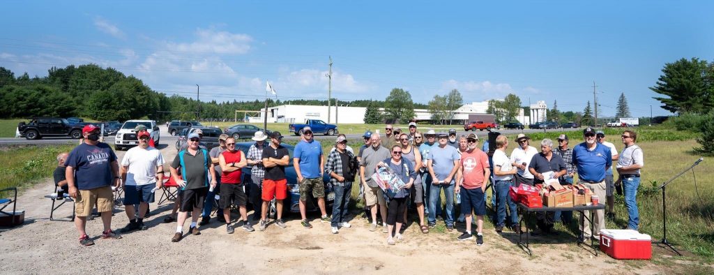 Local 7949 USW members that work at Fenner Dunlop celebrate their return to work in a gathering on July 5. Photo courtesy of John Pokocky