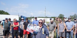 Local 7949 USW members celebrate their return to work on July 5. Photo courtesy of John Pokocky