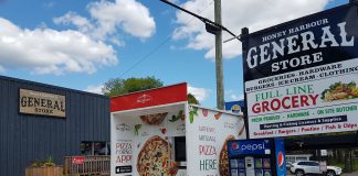 The PizzaForno machine at the Honey Harbour General Store.