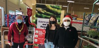 2021 Kettle Campaign: Gravenhurst Mayor Paul Kelly, Kettle Coordinator Emily Gribbin and Captain Kam Robinson, community ministries officer at the Salvation Army