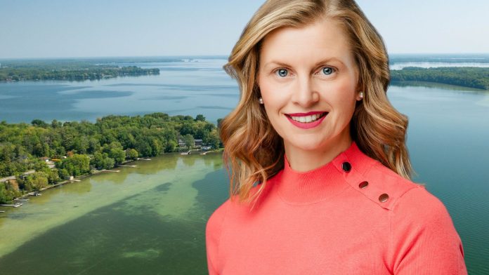 Real estate agent Alexis Victor